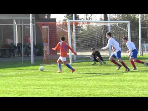 9. Grote kansen voor Amin en Jelle S., maar de bal wil er niet in.