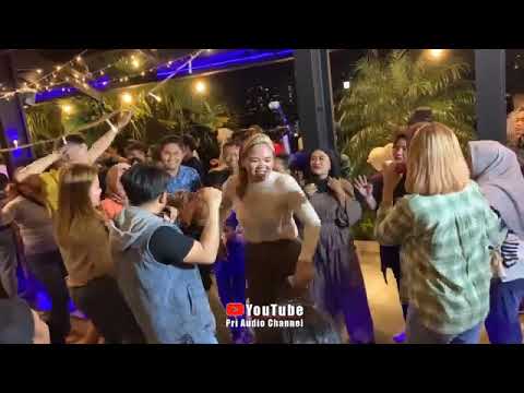 Ade Astrid ratu Medley