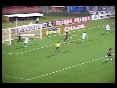 Avaí vence de goleada o Vitória