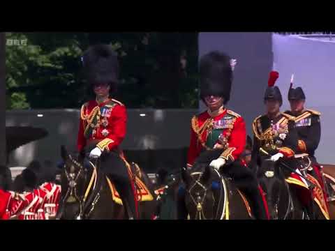 Queen’s Platinum Jubilee: Trooping the Colour 여왕 플래티넘 주빌리 군기 분열식 (2/3) BBC 2022. 6. 2