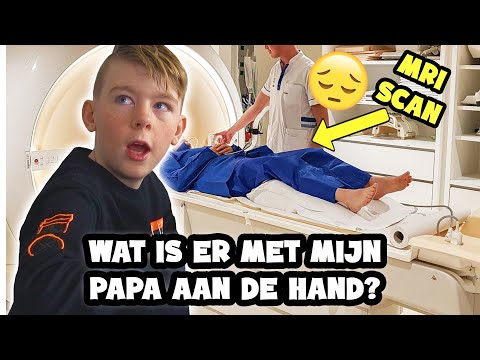 PAPA MOET NAAR HET ZIEKENHUIS - De Bakkertjes #652