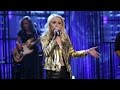 Zara Larsson Performs 'Never Forget You' with MNEK