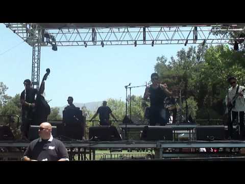 Straight Jacket Psychos  @  HOOTENANNY 2010