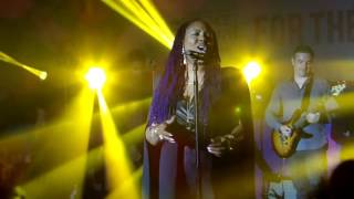 12 Vocalists with Impressive Scatting Skills