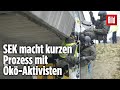 SEK Holt Autobahn Blockierer Von Der Brücke