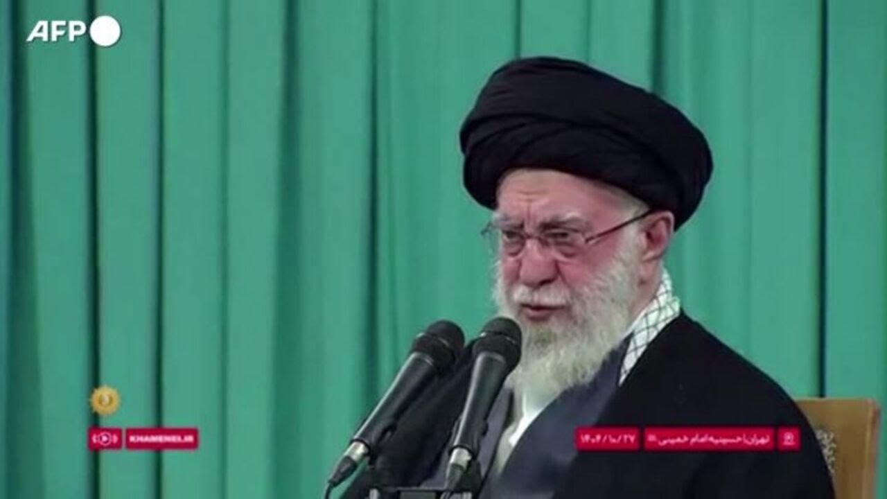 Khamenei attacca Trump: "E' coinvolto nelle proteste in Iran"