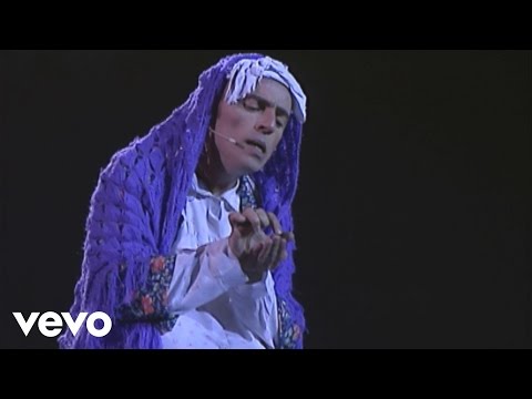 Elie Kakou - La banque suisse (Live au Cirque d'Hiver 1997)