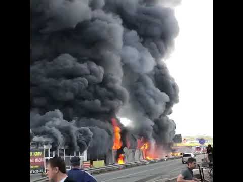 Горит рынок в Горячеводске(1)