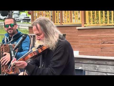 "Der Geigenopa aus Tirol", der große Erfolg von "Erwin Aschenwald und die Mayrhofner"!