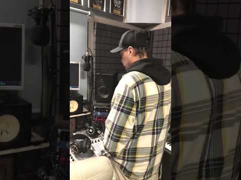 DOB Community Sir-J и Мани Майк на студии Белый ШУМ