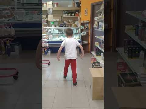 il ballo della dancing serbian lady