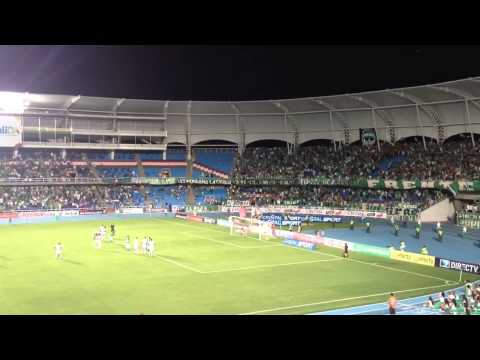 Malazo de edixon perea bota un penal