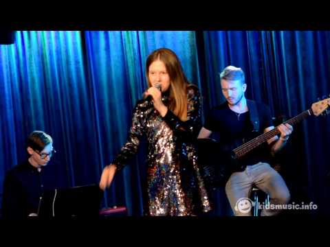 Юлия Асессорова — Flashlight (концерт «Забавный апрель»)