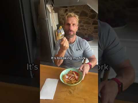 Al dente ou massa crua? #shorts #tiktok #italiano