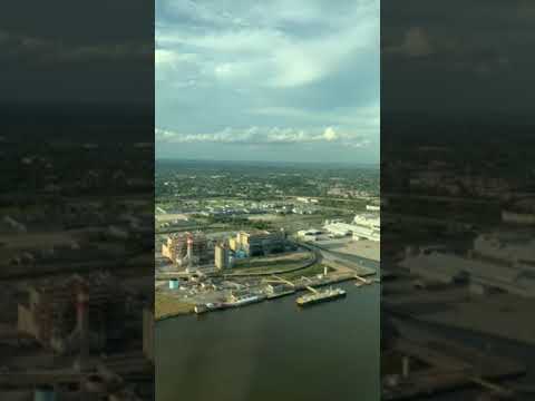 Arrival into Philadelphia International Airport on an American Airlines Boeing 787-8 Dreamliner.