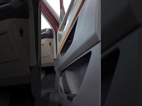 Doppelfunktion - VW T7 Multivan Ambiente-Light als Warnblinker. #CarVideo #VWT7 #T7Multivan