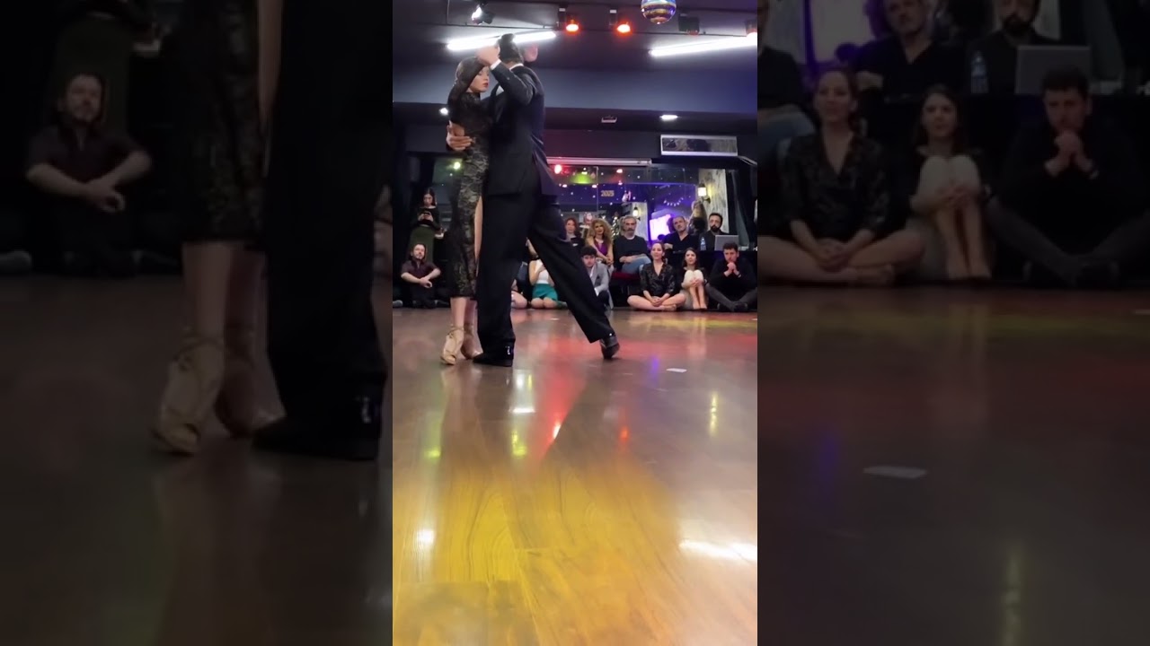 Los Turcos 😍🔥 Follow ➡️ @tangoexpo Dancers: @alialper.ozdemir y @emine.tzgin #tango #tangoargentino