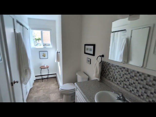 Bright, Spacious, Beautiful 3 bedroom main floor - West End in Long Term Rentals in St. John's