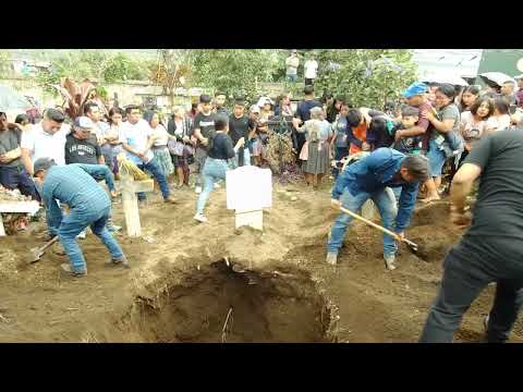 Tradición y Fe: Sepelio del Sr. Moisés con Banda Fúnebre en San Juan Alotenango