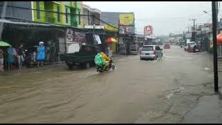 Download lagu Ruas Jalan Makassar Banjir karena Hujan Deras mp3 Download lagu Ruas Jalan Makassar Banjir karena Hujan Deras mp3