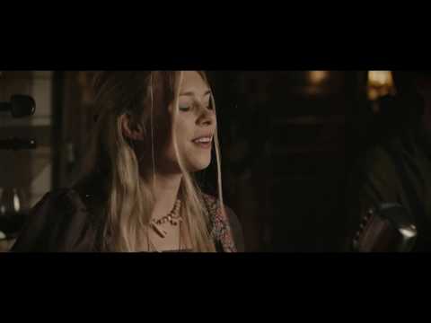 download lagu mp3 mp4 Lotte Walda, download lagu Lotte Walda gratis, unduh video klip Lotte Walda