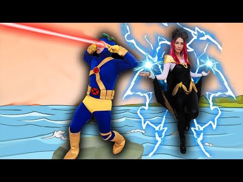 MALOUCOS FINGE BRINCAR de SUPER-HERÓI e DERROTA SUPER MONSTRO