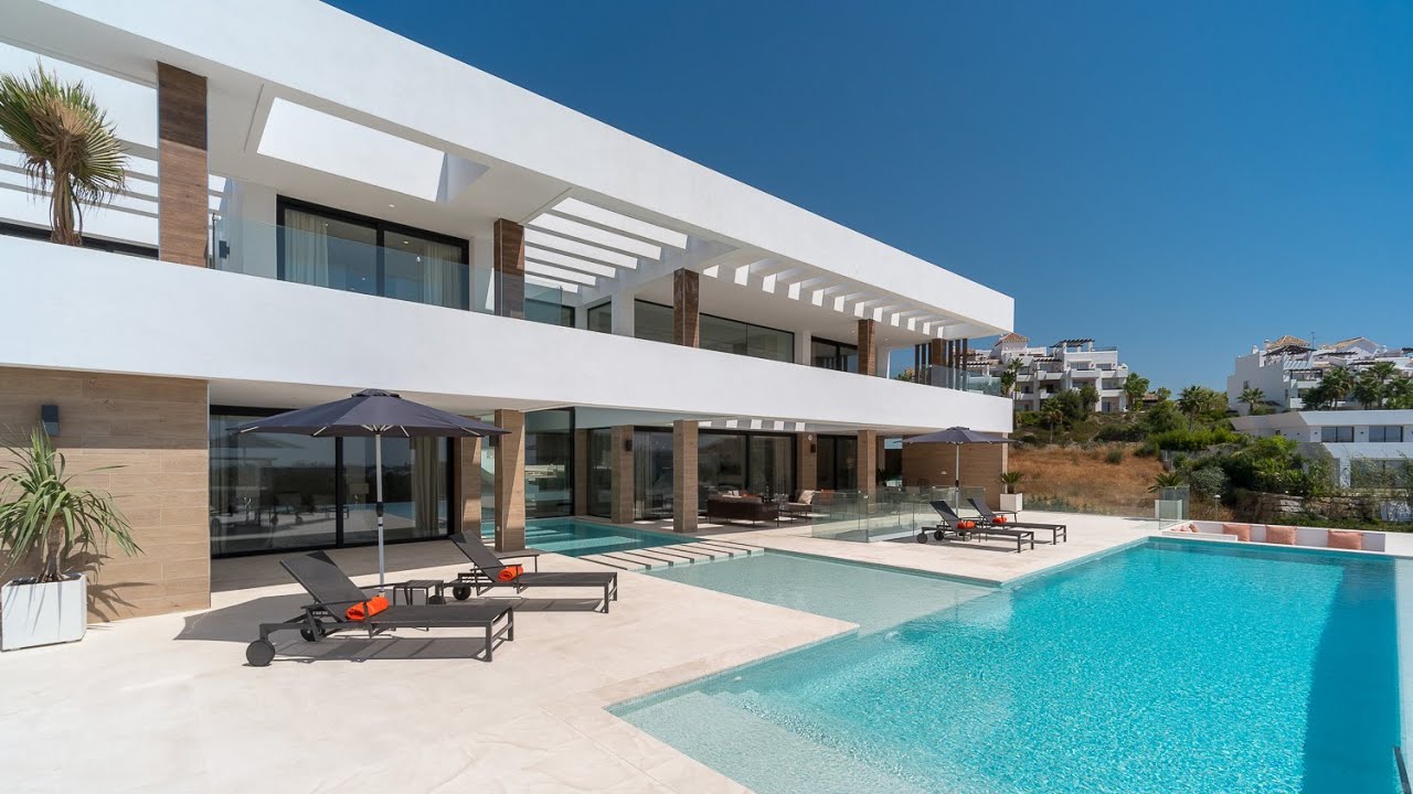 Prachtige gloednieuwe luxe villa in eigentijdse stijl, La Alqueria, Benahavis