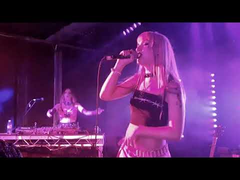 Delilah Bon -Chop Dicks, live at Camden Assembly.