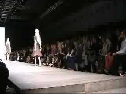 Sfilata Mariella Burani p-e '09 - Prima Parte