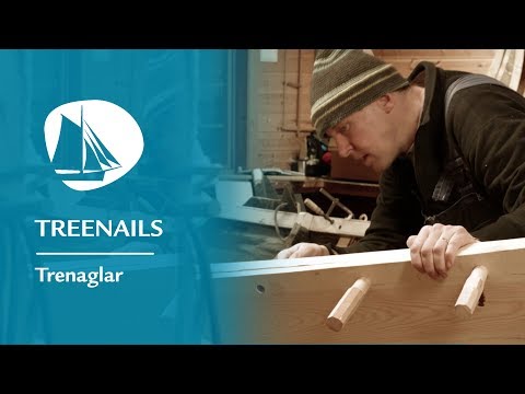Båtbygging: trenagler. På Hardanger fartøyvernsenter