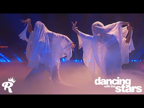 Julianne Hough, Jenna Johnson & Daniella Karagach | We Three Kings | Dancing With The Holidays 2025