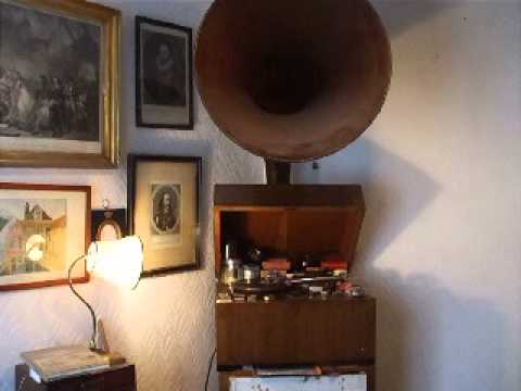 "Rarzo The Rajah" Comedy Song by Bobbie Comber Broadcast 750