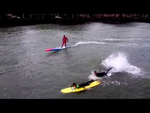 SURF en un RÍO. OLAS GIGANTES en DONOSTIA- SAN SEBASTIÁN | surf giant waves in a river