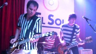 LESTER & THE BANGS - She's a windup - Madrid, 10/07/2010 (El Sol)