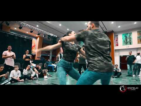 bailando  Sergio y Ana bachata workshop / bachatart 2018
