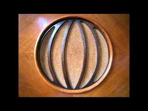 Signe Hasso  is singing a Tango : Främling med svarta ögon ...