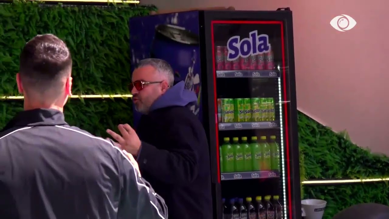 E denigroni një femër deri në pikën e fundit/ Debat mes Mateos, Rogertit dhe Mirit