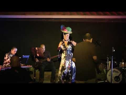 Elisete at Teatron HaSimta - Ani Ota Ota (Original song)