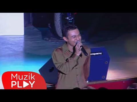 Vatan Borcu (Askerin Türküsü) - Serdar Ortaç (Official Video)