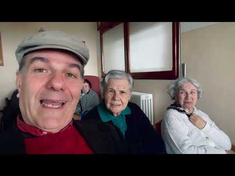 Due anziani ai giardinetti. Barzelletta