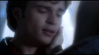 Lifehouse - Everything (Smallville Clark and Lana moments)