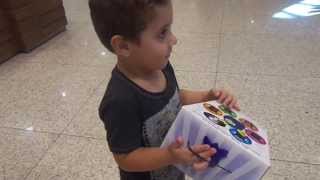 preview picture of video 'Rafael comprando o furby'