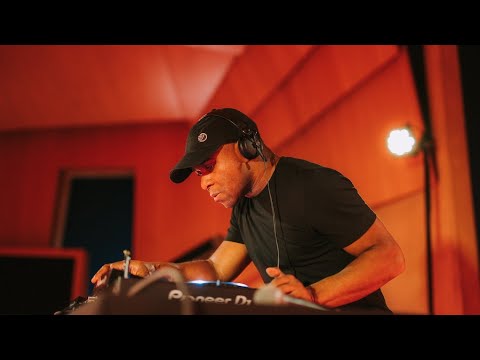 DJ EZ with MC DT, CKP, Sparks, PSG @ Garage Nation Easter Special 1999