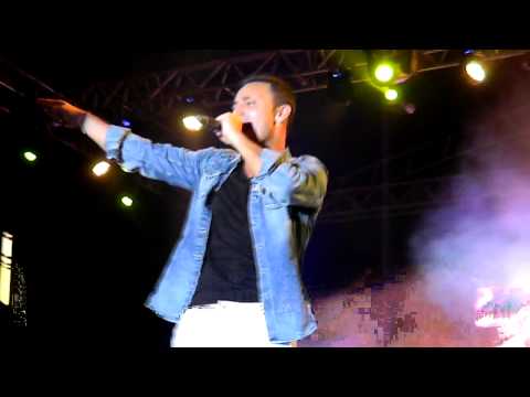 Mustafa Sandal - İsyankar (15.09.2012 Akbatı Konseri)