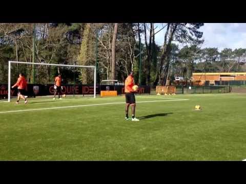 Bruno Ecuele Manga postule dans les buts face à Bastia ;-) L1 27e Journée 2013-2014