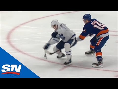 Ondrej Kase Catches Islanders' Ilya Sorokin Off Guard With Quick One-Timer
