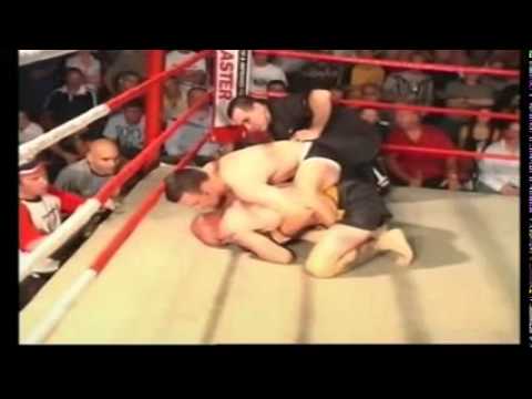 Zowie McGrath vs Steve Gillinder XFC Fight Club.mp4