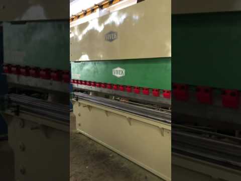Automatic Metal Sheet Cutting Machine