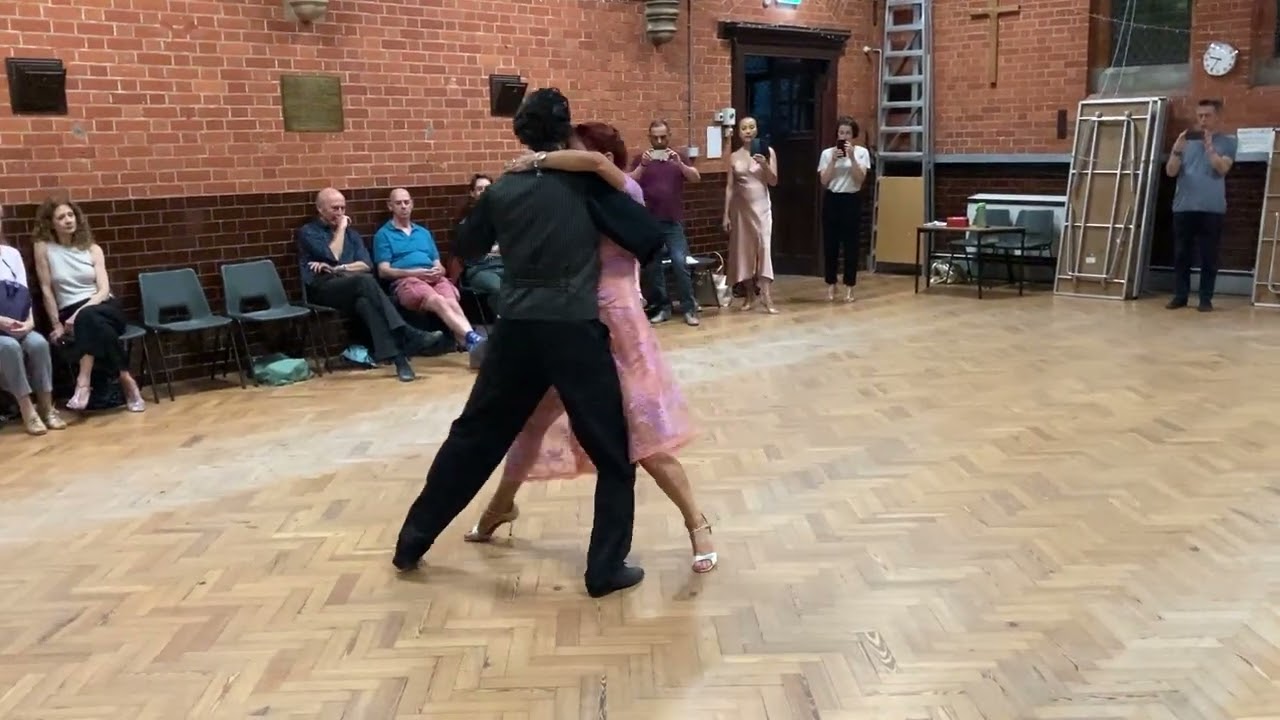 Alexandra Wood & Guillermo Torrens - changes of direction with mini Volcadas