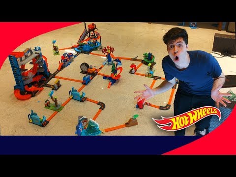 FIZ UMA CIDADE DE BRINQUEDO DA HOT WHEELS GIGANTE!
